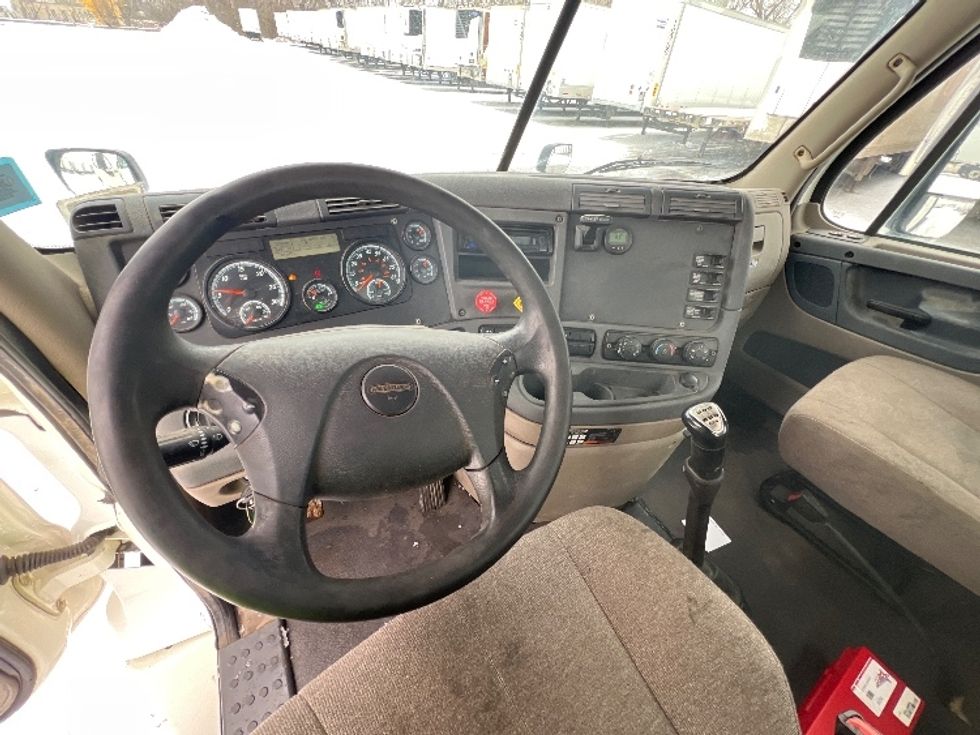Day Cab Tractor-Heavy Duty Tractors-Freightliner-2019-Cascadia 11364ST-Rochester-NY-146,277\n\t\tmiles-$ 46,250 - Image 11