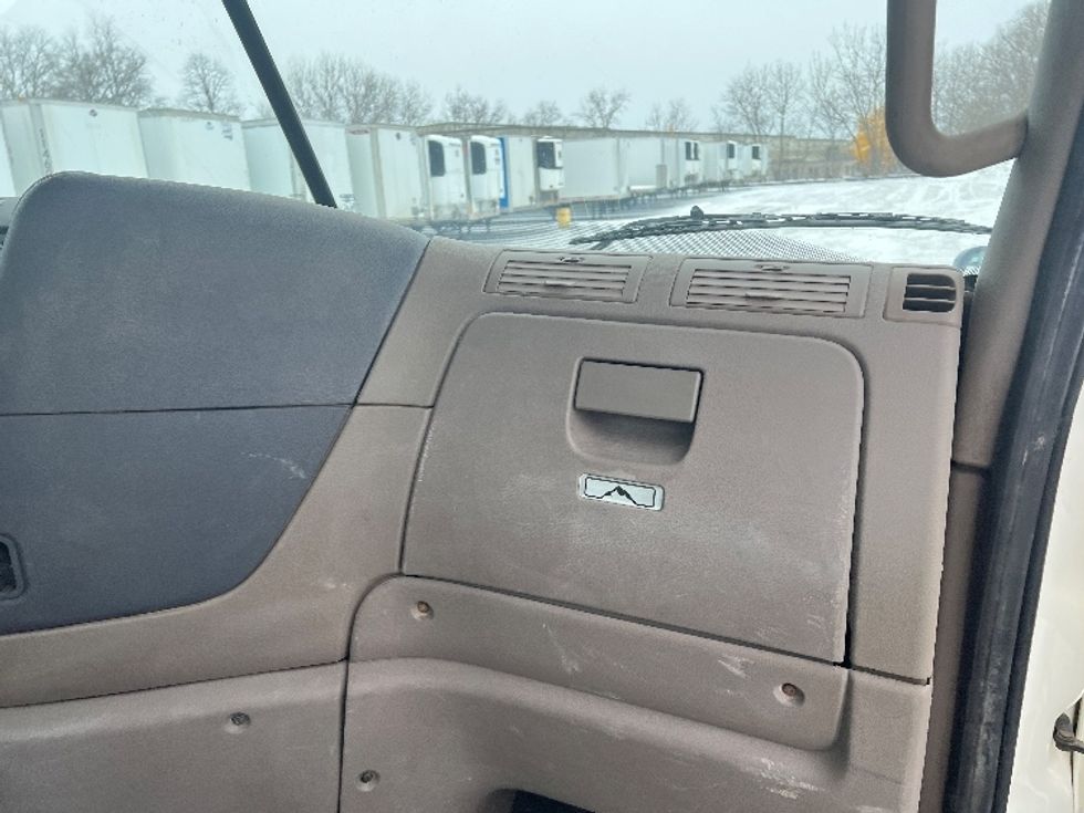 Day Cab Tractor-Heavy Duty Tractors-Freightliner-2019-Cascadia 11364ST-Rochester-NY-146,277\n\t\tmiles-$ 46,250 - Image 13