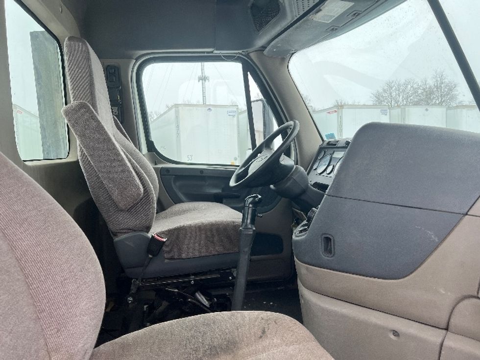 Day Cab Tractor-Heavy Duty Tractors-Freightliner-2019-Cascadia 11364ST-Rochester-NY-146,277\n\t\tmiles-$ 46,250 - Image 14