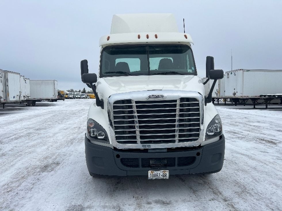 Day Cab Tractor-Heavy Duty Tractors-Freightliner-2019-Cascadia 11364ST-Rochester-NY-146,277\n\t\tmiles-$ 46,250 - Image 2