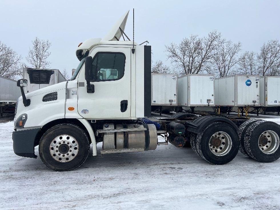 Day Cab Tractor-Heavy Duty Tractors-Freightliner-2019-Cascadia 11364ST-Rochester-NY-146,277\n\t\tmiles-$ 46,250 - Image 4