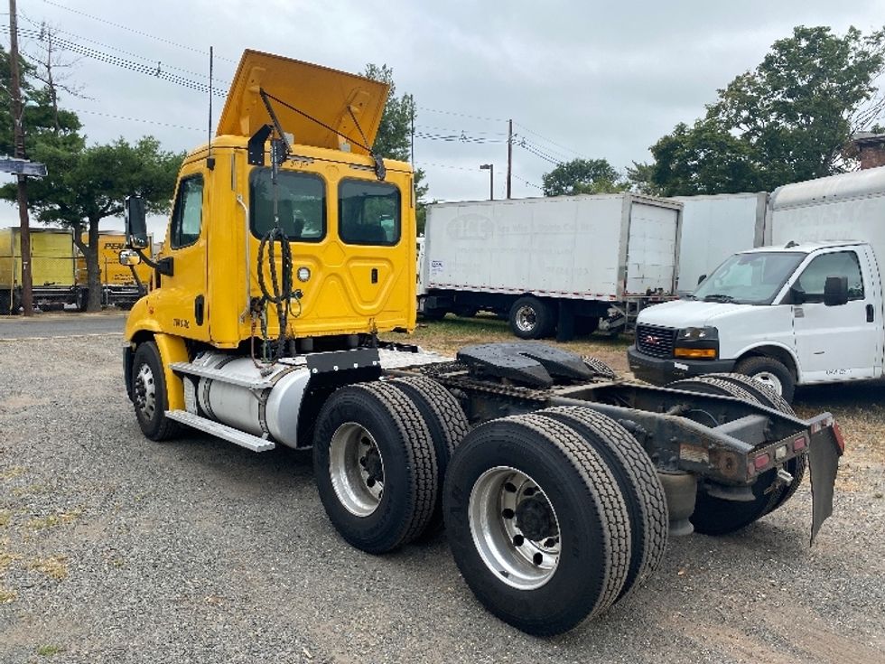 Day Cab Tractor-Heavy Duty Tractors-Freightliner-2019-Cascadia 11364ST-South Plainfield-NJ-377,828\n\t\tmiles-$ 43,500 - Image 5