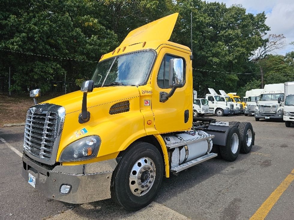 Day Cab Tractor-Heavy Duty Tractors-Freightliner-2019-Cascadia 11364ST-South Plainfield-NJ-454,599\n\t\tmiles-$ 38,000 - Image 3