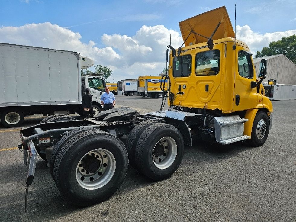 Day Cab Tractor-Heavy Duty Tractors-Freightliner-2019-Cascadia 11364ST-South Plainfield-NJ-454,599\n\t\tmiles-$ 38,000 - Image 7