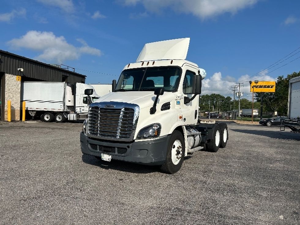 Day Cab Tractor-Heavy Duty Tractors-Freightliner-2019-Cascadia 11364ST-Suffolk-VA-167,283\n\t\tmiles-$ 53,250 - Image 3