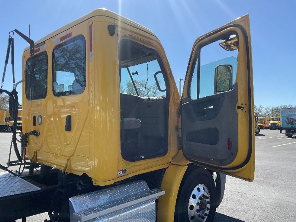Day Cab Tractor-Heavy Duty Tractors-Freightliner-2019-Cascadia 11364ST-Tampa-FL-434,822\n\t\tmiles-$ 37,250 - Image 12