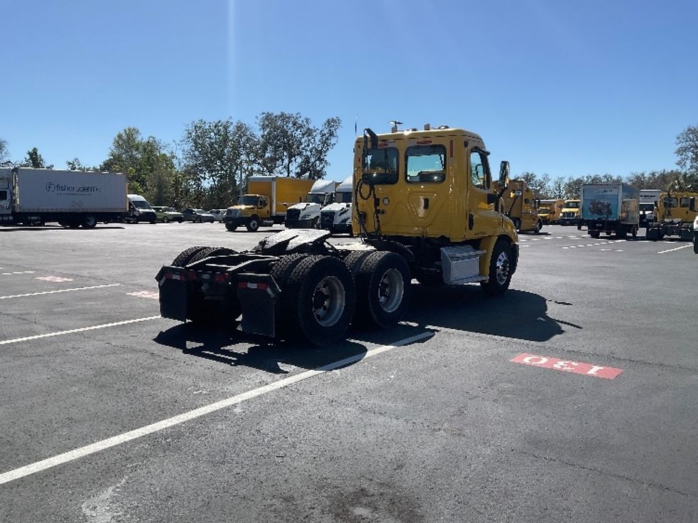Day Cab Tractor-Heavy Duty Tractors-Freightliner-2019-Cascadia 11364ST-Tampa-FL-434,822\n\t\tmiles-$ 37,250 - Image 7