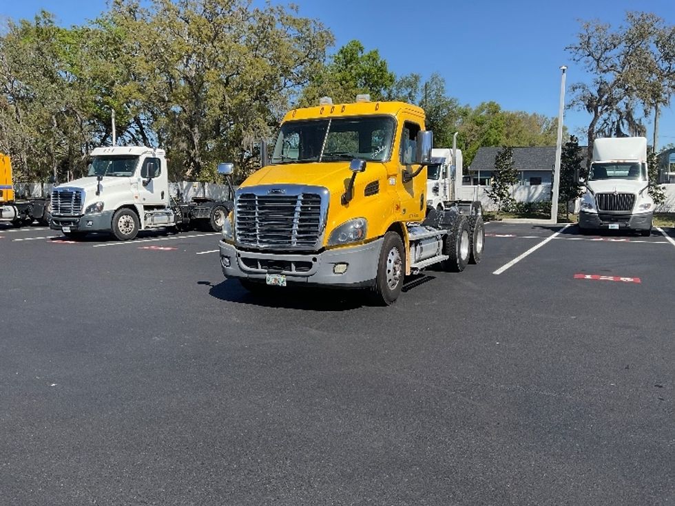 Day Cab Tractor-Heavy Duty Tractors-Freightliner-2019-Cascadia 11364ST-Tampa-FL-435,510\n\t\tmiles-$ 30,500 - Image 3