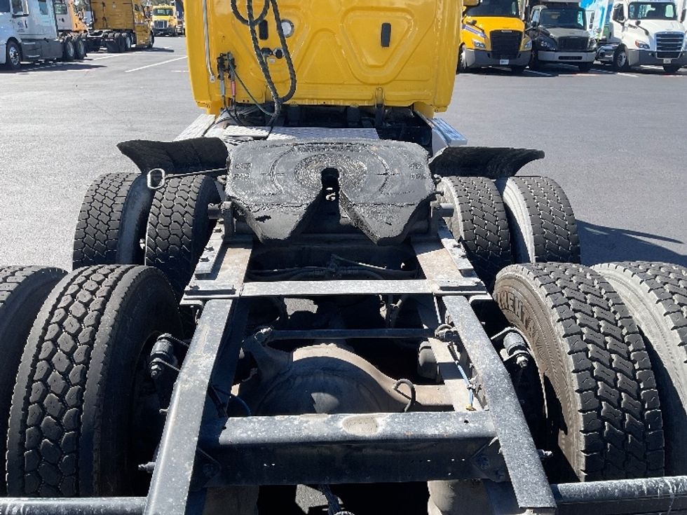 Day Cab Tractor-Heavy Duty Tractors-Freightliner-2019-Cascadia 11364ST-Tampa-FL-435,510\n\t\tmiles-$ 30,500 - Image 6