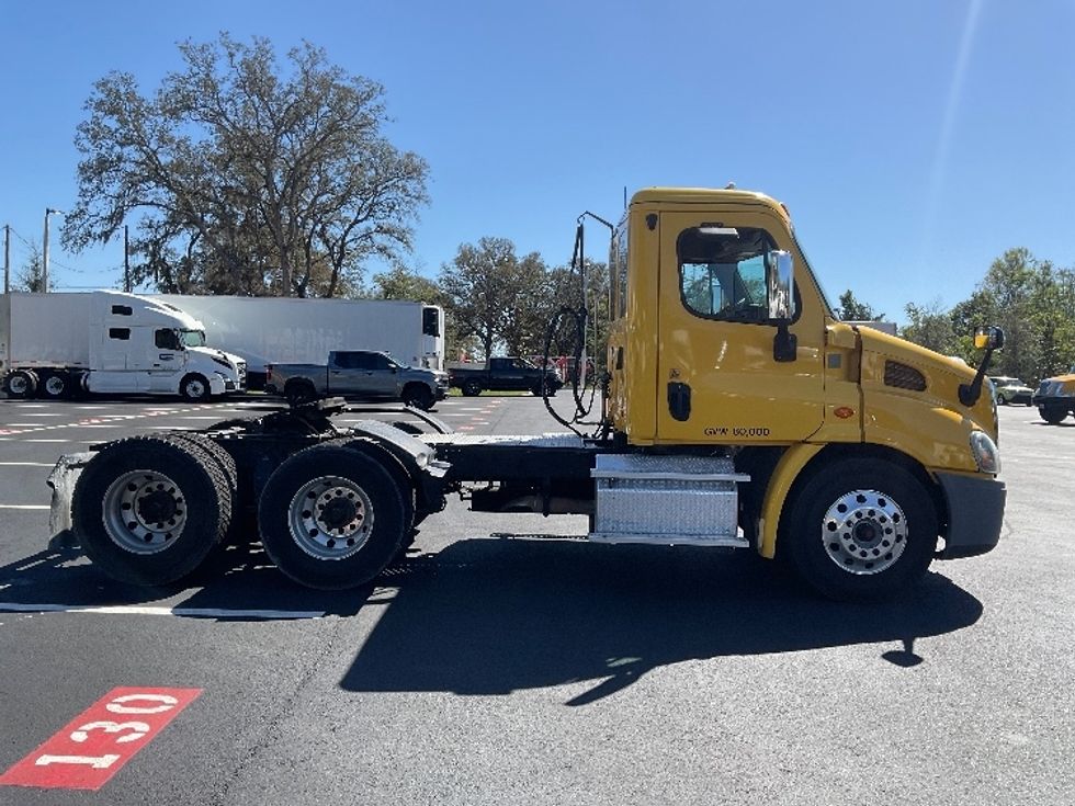 Day Cab Tractor-Heavy Duty Tractors-Freightliner-2019-Cascadia 11364ST-Tampa-FL-435,510\n\t\tmiles-$ 30,500 - Image 8