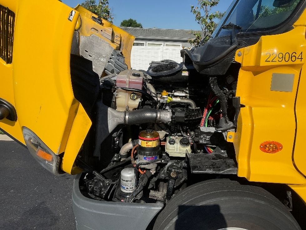 Day Cab Tractor-Heavy Duty Tractors-Freightliner-2019-Cascadia 11364ST-Tampa-FL-461,986\n\t\tmiles-$ 33,250 - Image 16