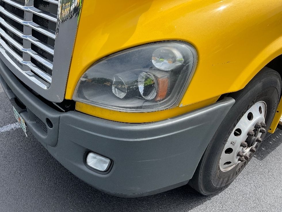 Day Cab Tractor-Heavy Duty Tractors-Freightliner-2019-Cascadia 11364ST-Tampa-FL-461,986\n\t\tmiles-$ 33,250 - Image 20
