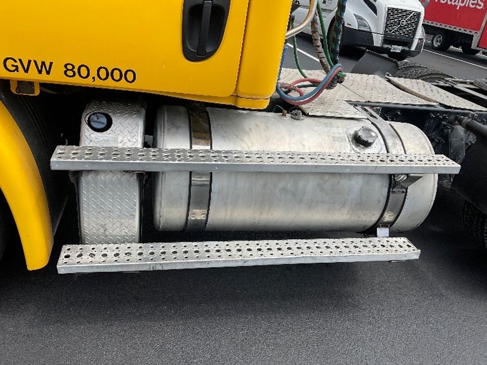 Day Cab Tractor-Heavy Duty Tractors-Freightliner-2019-Cascadia 11364ST-Tampa-FL-461,986\n\t\tmiles-$ 33,250 - Image 21