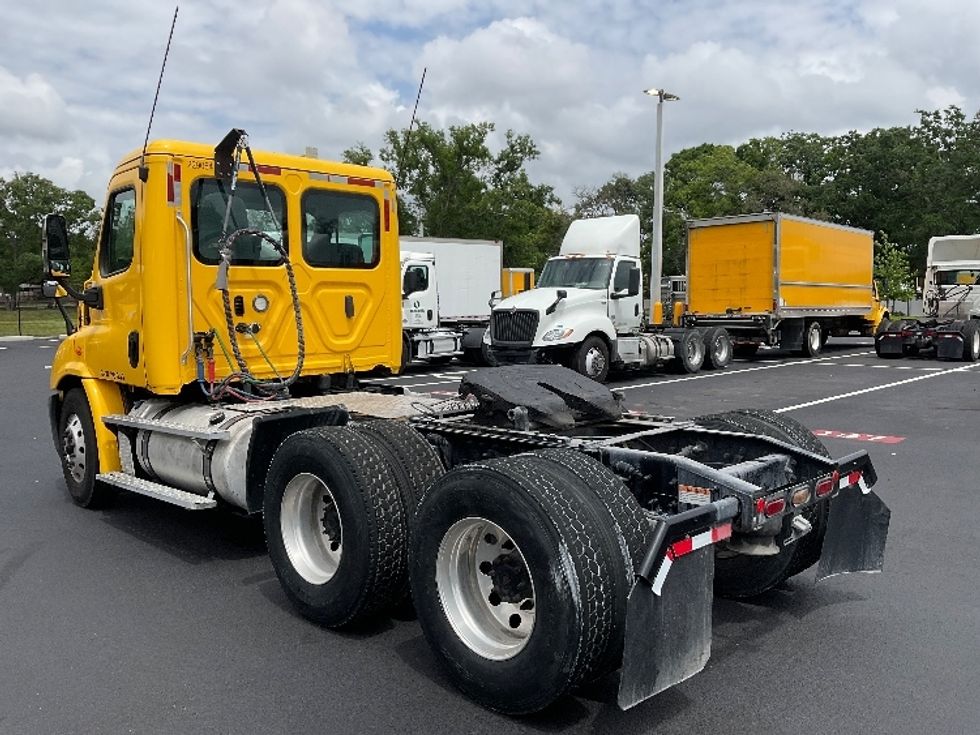 Day Cab Tractor-Heavy Duty Tractors-Freightliner-2019-Cascadia 11364ST-Tampa-FL-461,986\n\t\tmiles-$ 33,250 - Image 5