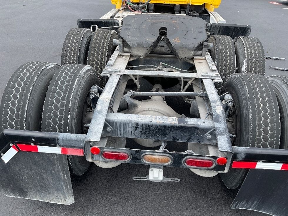 Day Cab Tractor-Heavy Duty Tractors-Freightliner-2019-Cascadia 11364ST-Tampa-FL-461,986\n\t\tmiles-$ 33,250 - Image 6