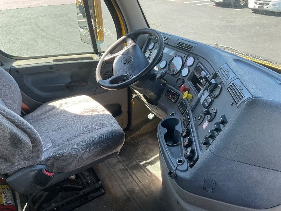 Day Cab Tractor-Heavy Duty Tractors-Freightliner-2019-Cascadia 11364ST-Tampa-FL-474,044\n\t\tmiles-$ 35,500 - Image 14