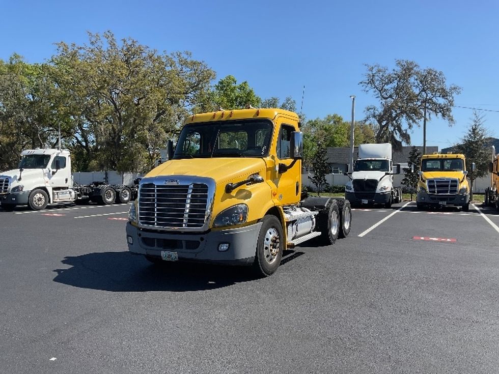 Day Cab Tractor-Heavy Duty Tractors-Freightliner-2019-Cascadia 11364ST-Tampa-FL-474,044\n\t\tmiles-$ 35,500 - Image 3