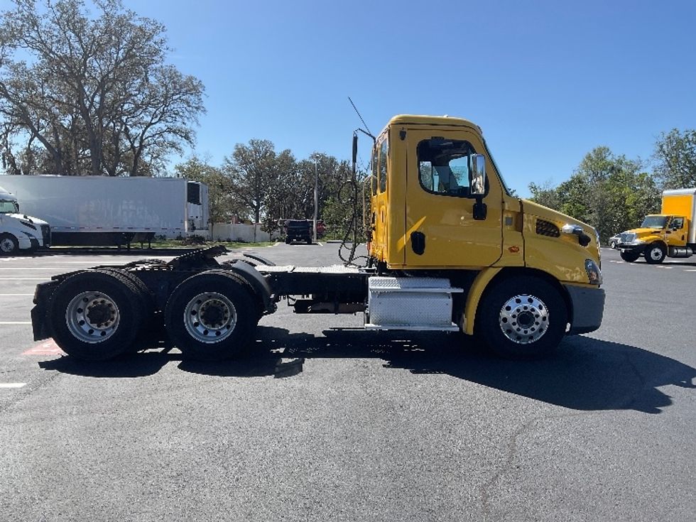 Day Cab Tractor-Heavy Duty Tractors-Freightliner-2019-Cascadia 11364ST-Tampa-FL-474,044\n\t\tmiles-$ 35,500 - Image 8