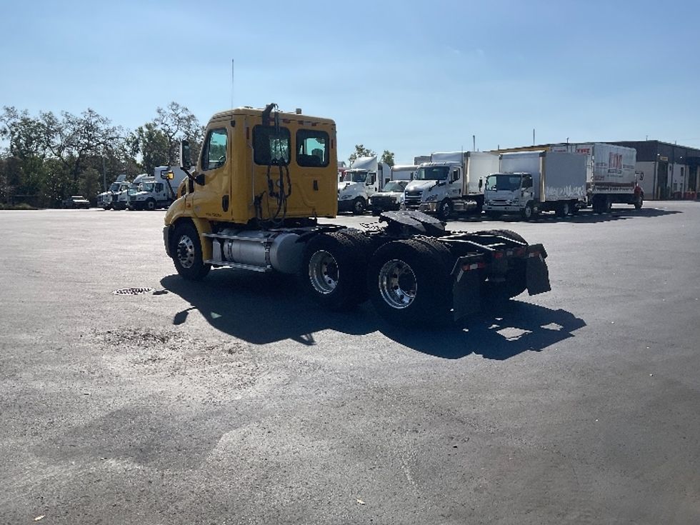 Day Cab Tractor-Heavy Duty Tractors-Freightliner-2019-Cascadia 11364ST-Tampa-FL-482,226\n\t\tmiles-$ 28,000 - Image 5