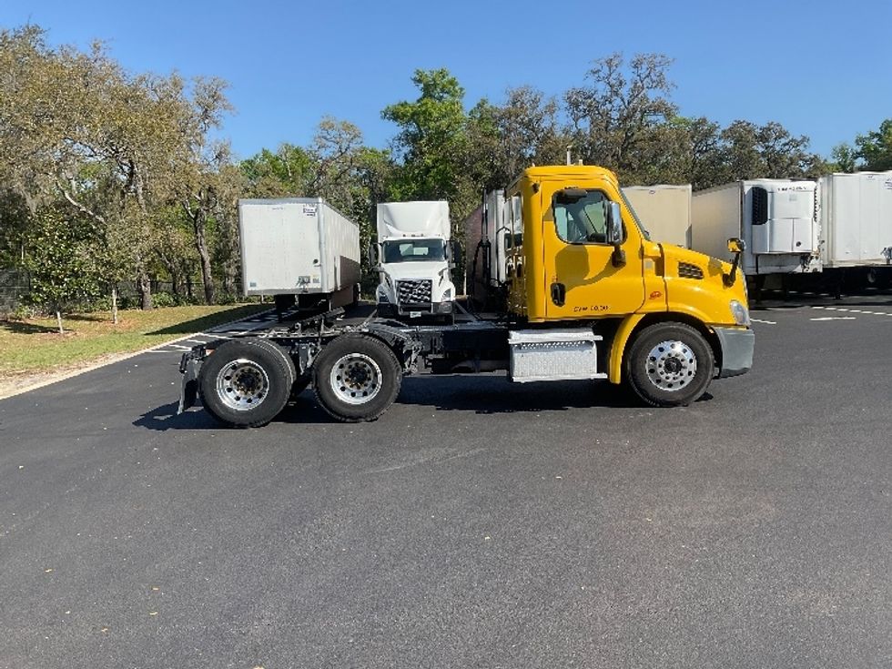 Day Cab Tractor-Heavy Duty Tractors-Freightliner-2019-Cascadia 11364ST-Tampa-FL-482,226\n\t\tmiles-$ 28,000 - Image 8