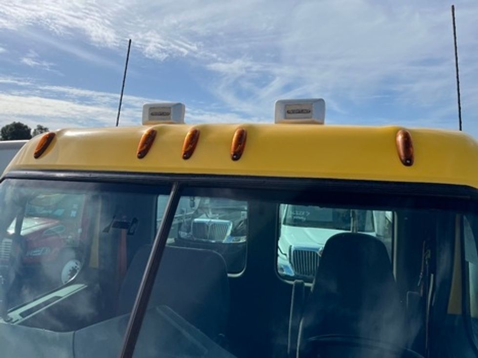 Day Cab Tractor-Heavy Duty Tractors-Freightliner-2019-Cascadia 11364ST-Torrance-CA-303,710\n\t\tmiles-$ 37,750 - Image 21