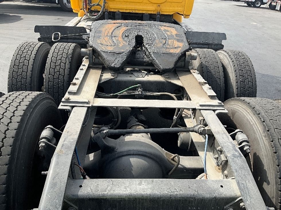 Day Cab Tractor-Heavy Duty Tractors-Freightliner-2019-Cascadia 11364ST-Torrance-CA-303,710\n\t\tmiles-$ 37,750 - Image 6