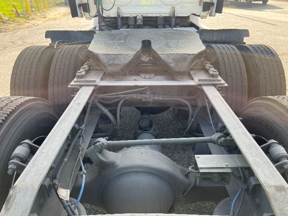 Day Cab Tractor-Heavy Duty Tractors-Freightliner-2019-Cascadia 11364ST-Torrance-CA-348,976\n\t\tmiles-$ 40,000 - Image 6