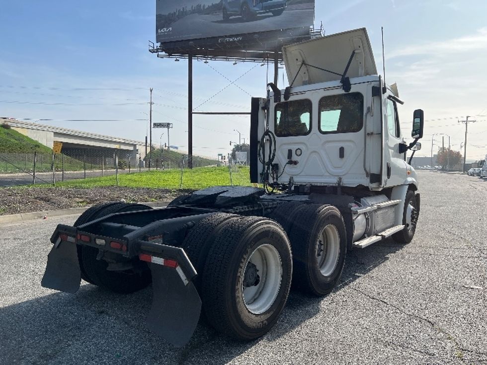 Day Cab Tractor-Heavy Duty Tractors-Freightliner-2019-Cascadia 11364ST-Torrance-CA-348,976\n\t\tmiles-$ 40,000 - Image 7