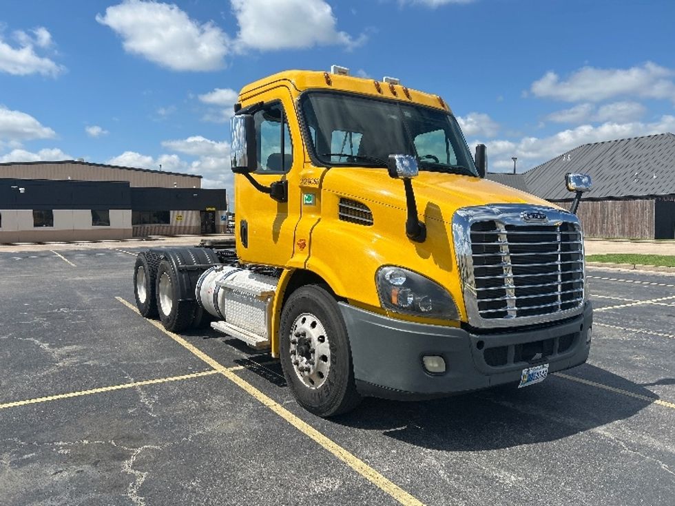 Day Cab Tractor-Heavy Duty Tractors-Freightliner-2019-Cascadia 11364ST-Tulsa-OK-267,031\n\t\tmiles-$ 39,250 - Image 1