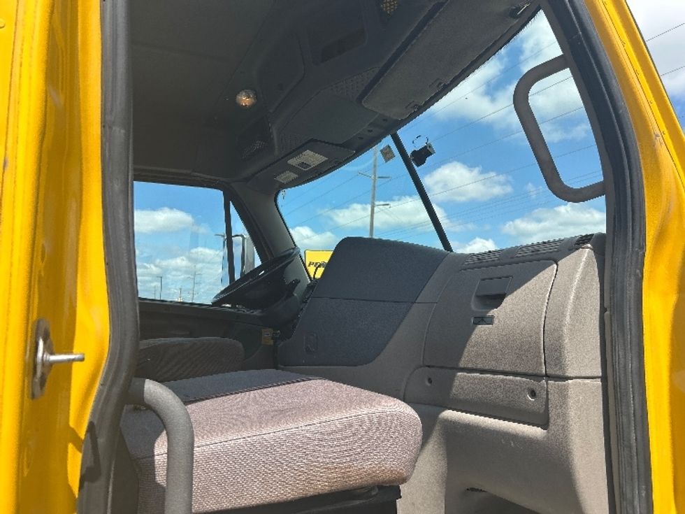 Day Cab Tractor-Heavy Duty Tractors-Freightliner-2019-Cascadia 11364ST-Tulsa-OK-267,031\n\t\tmiles-$ 39,250 - Image 12