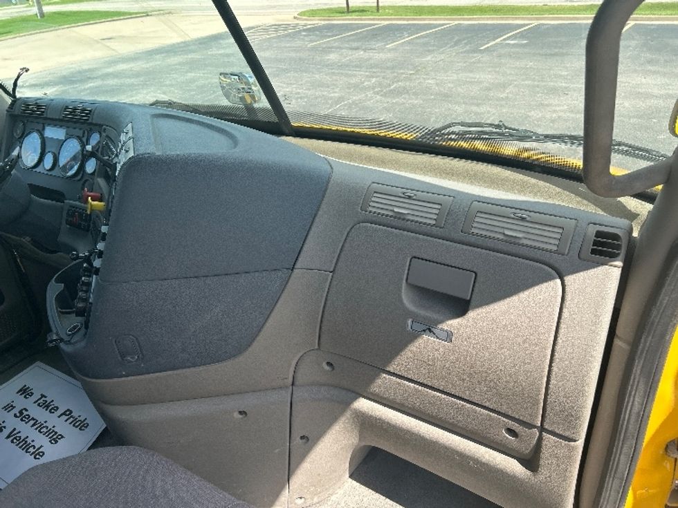 Day Cab Tractor-Heavy Duty Tractors-Freightliner-2019-Cascadia 11364ST-Tulsa-OK-267,031\n\t\tmiles-$ 39,250 - Image 13