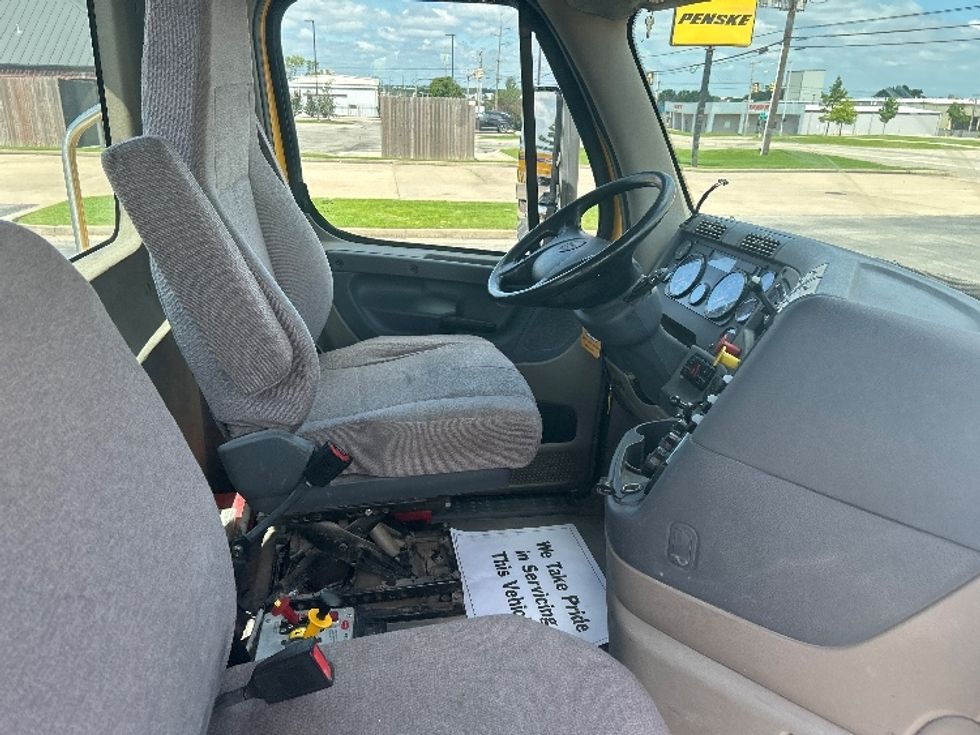 Day Cab Tractor-Heavy Duty Tractors-Freightliner-2019-Cascadia 11364ST-Tulsa-OK-267,031\n\t\tmiles-$ 39,250 - Image 14