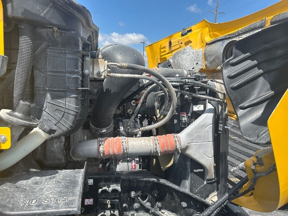 Day Cab Tractor-Heavy Duty Tractors-Freightliner-2019-Cascadia 11364ST-Tulsa-OK-267,031\n\t\tmiles-$ 39,250 - Image 15