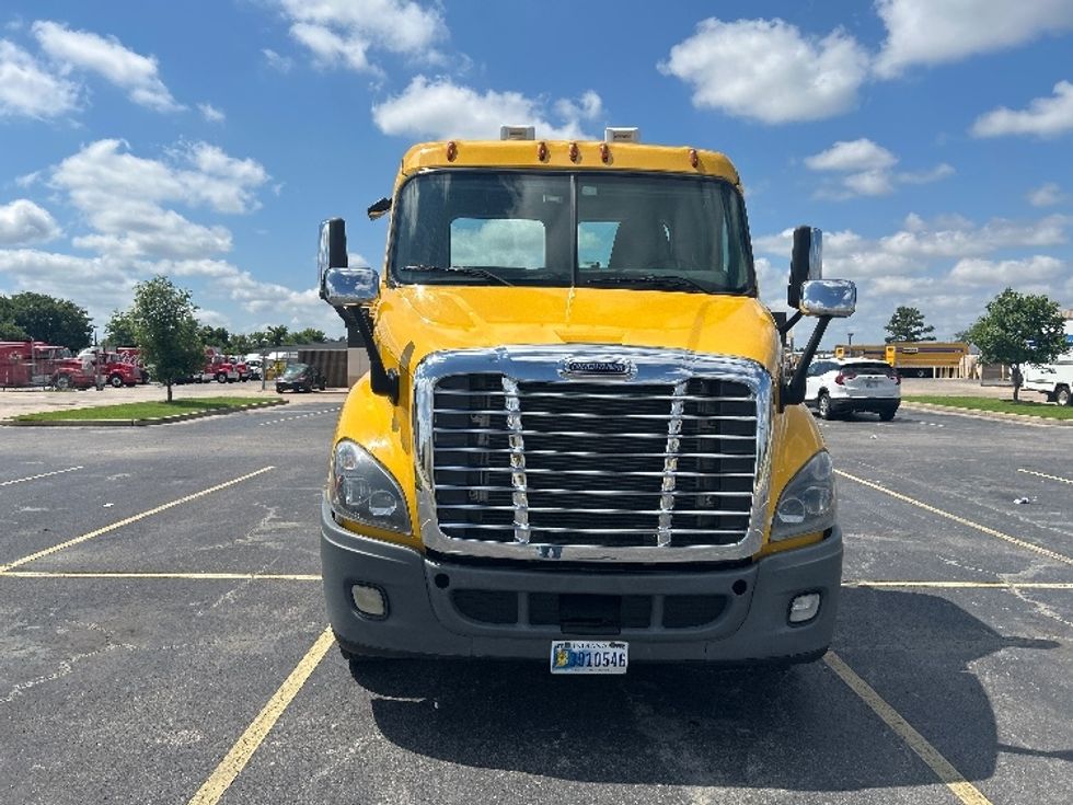 Day Cab Tractor-Heavy Duty Tractors-Freightliner-2019-Cascadia 11364ST-Tulsa-OK-267,031\n\t\tmiles-$ 39,250 - Image 2