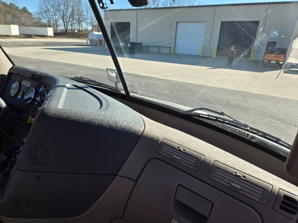 Day Cab Tractor-Heavy Duty Tractors-Freightliner-2019-Cascadia 11364ST-Villa Rica-GA-273,319\n\t\tmiles-$ 48,250 - Image 13