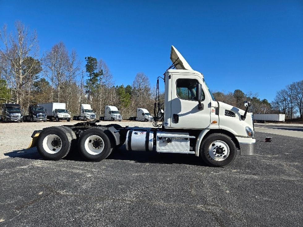 Day Cab Tractor-Heavy Duty Tractors-Freightliner-2019-Cascadia 11364ST-Villa Rica-GA-273,319\n\t\tmiles-$ 48,250 - Image 8