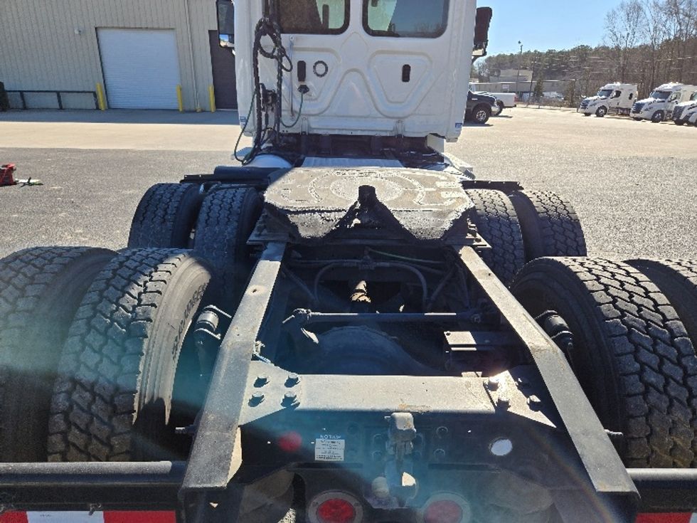 Day Cab Tractor-Heavy Duty Tractors-Freightliner-2019-Cascadia 11364ST-Villa Rica-GA-317,911\n\t\tmiles-$ 45,750 - Image 6