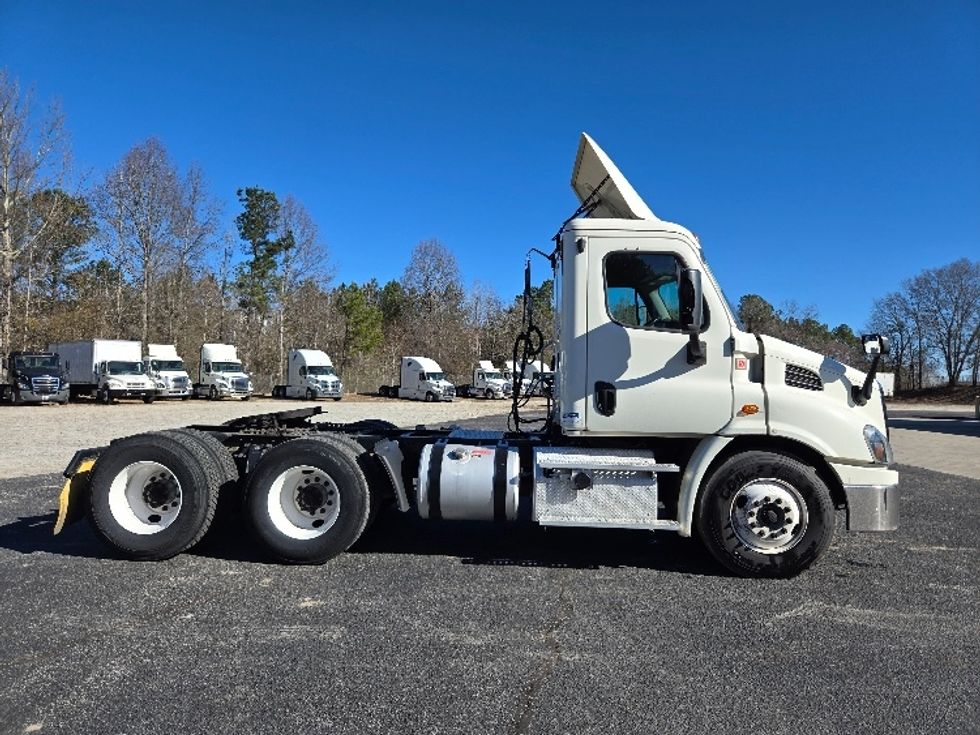 Day Cab Tractor-Heavy Duty Tractors-Freightliner-2019-Cascadia 11364ST-Villa Rica-GA-317,911\n\t\tmiles-$ 45,750 - Image 8