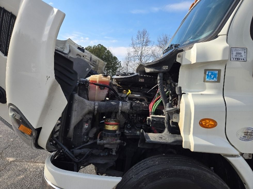 Day Cab Tractor-Heavy Duty Tractors-Freightliner-2019-Cascadia 11364ST-Villa Rica-GA-318,135\n\t\tmiles-$ 45,750 - Image 16