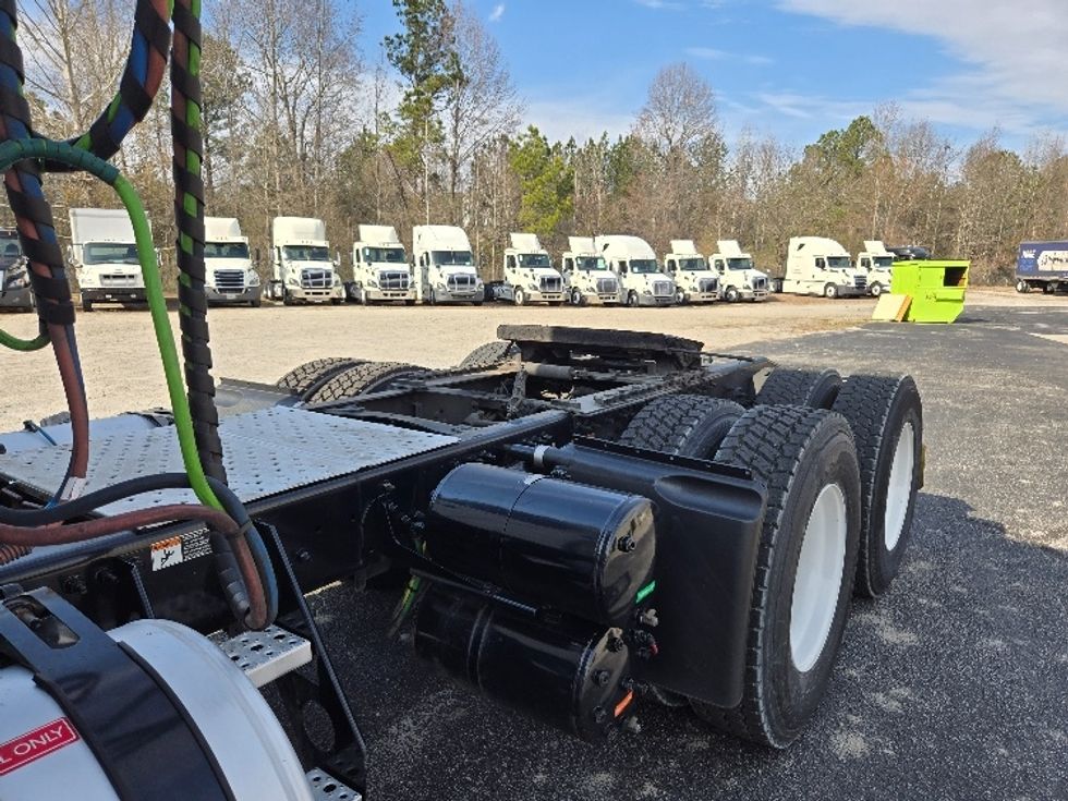 Day Cab Tractor-Heavy Duty Tractors-Freightliner-2019-Cascadia 11364ST-Villa Rica-GA-318,135\n\t\tmiles-$ 45,750 - Image 17