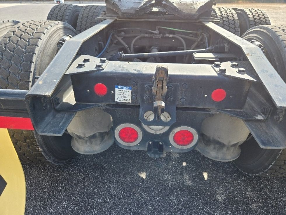 Day Cab Tractor-Heavy Duty Tractors-Freightliner-2019-Cascadia 11364ST-Villa Rica-GA-318,135\n\t\tmiles-$ 45,750 - Image 20