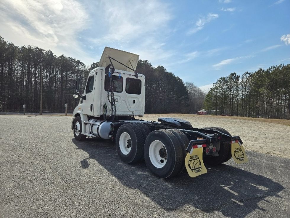 Day Cab Tractor-Heavy Duty Tractors-Freightliner-2019-Cascadia 11364ST-Villa Rica-GA-318,135\n\t\tmiles-$ 45,750 - Image 5