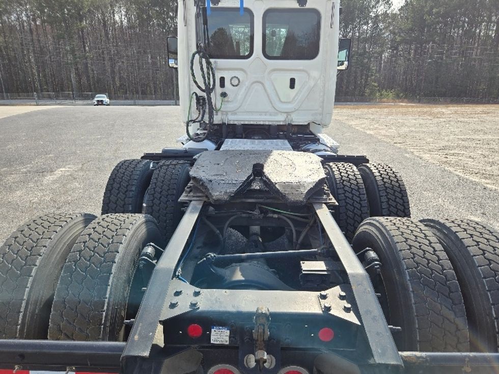 Day Cab Tractor-Heavy Duty Tractors-Freightliner-2019-Cascadia 11364ST-Villa Rica-GA-318,135\n\t\tmiles-$ 45,750 - Image 6