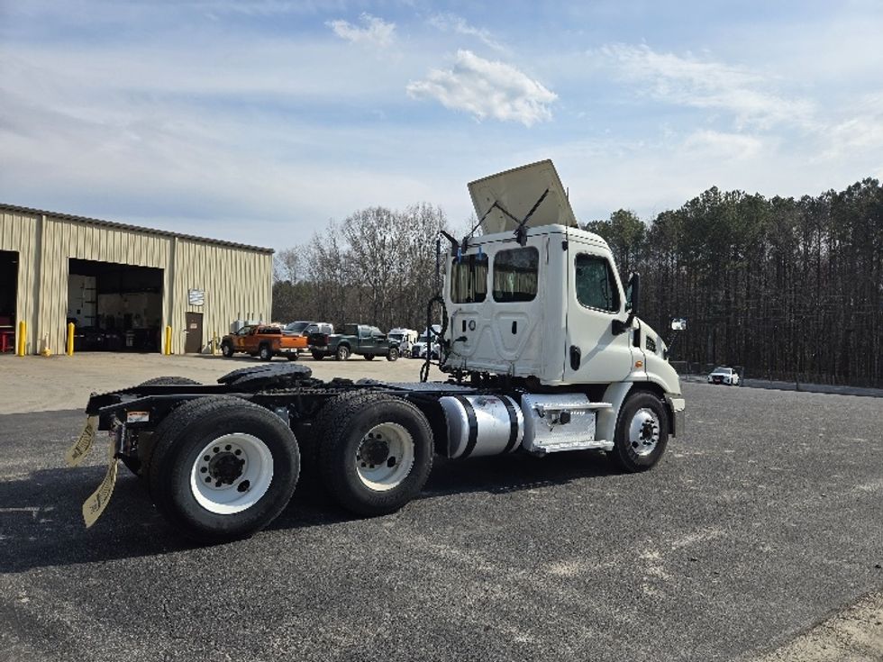 Day Cab Tractor-Heavy Duty Tractors-Freightliner-2019-Cascadia 11364ST-Villa Rica-GA-318,135\n\t\tmiles-$ 45,750 - Image 7