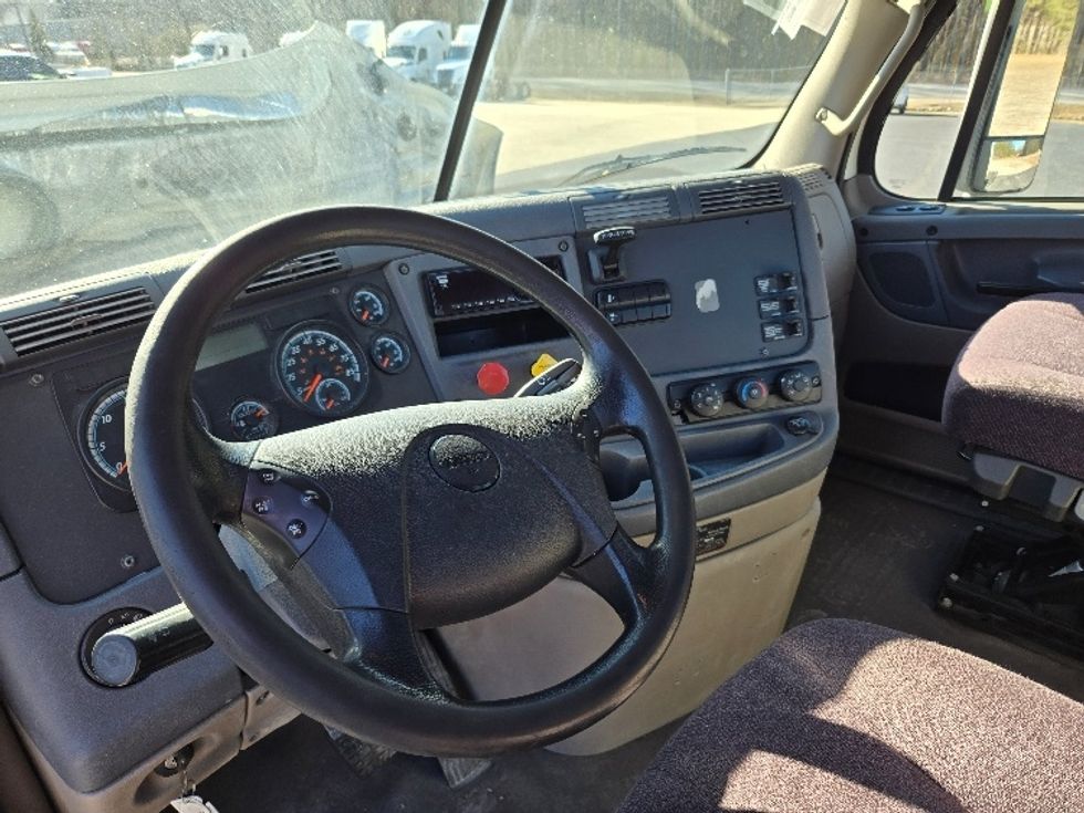 Day Cab Tractor-Heavy Duty Tractors-Freightliner-2019-Cascadia 11364ST-Villa Rica-GA-353,458\n\t\tmiles-$ 44,250 - Image 10