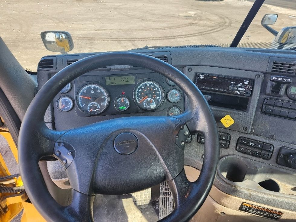Day Cab Tractor-Heavy Duty Tractors-Freightliner-2019-Cascadia 11364ST-Wabash-IN-520,439\n\t\tmiles-$ 30,750 - Image 10