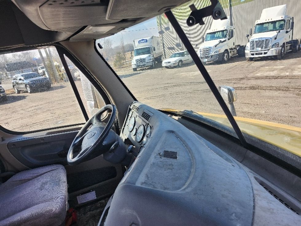 Day Cab Tractor-Heavy Duty Tractors-Freightliner-2019-Cascadia 11364ST-Wabash-IN-520,439\n\t\tmiles-$ 30,750 - Image 13