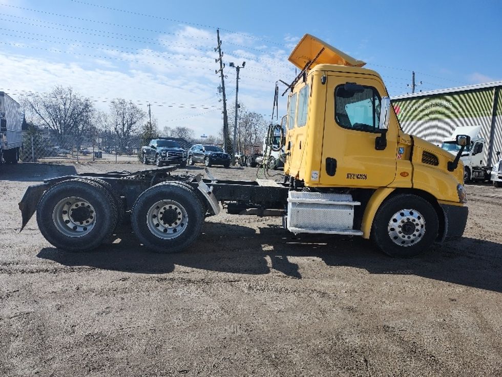 Day Cab Tractor-Heavy Duty Tractors-Freightliner-2019-Cascadia 11364ST-Wabash-IN-520,439\n\t\tmiles-$ 30,750 - Image 8