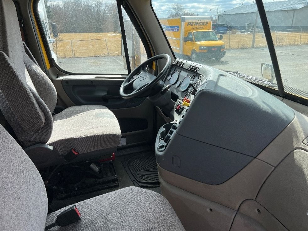 Day Cab Tractor-Heavy Duty Tractors-Freightliner-2019-Cascadia 11364ST-Wabash-IN-552,680\n\t\tmiles-$ 27,750 - Image 14