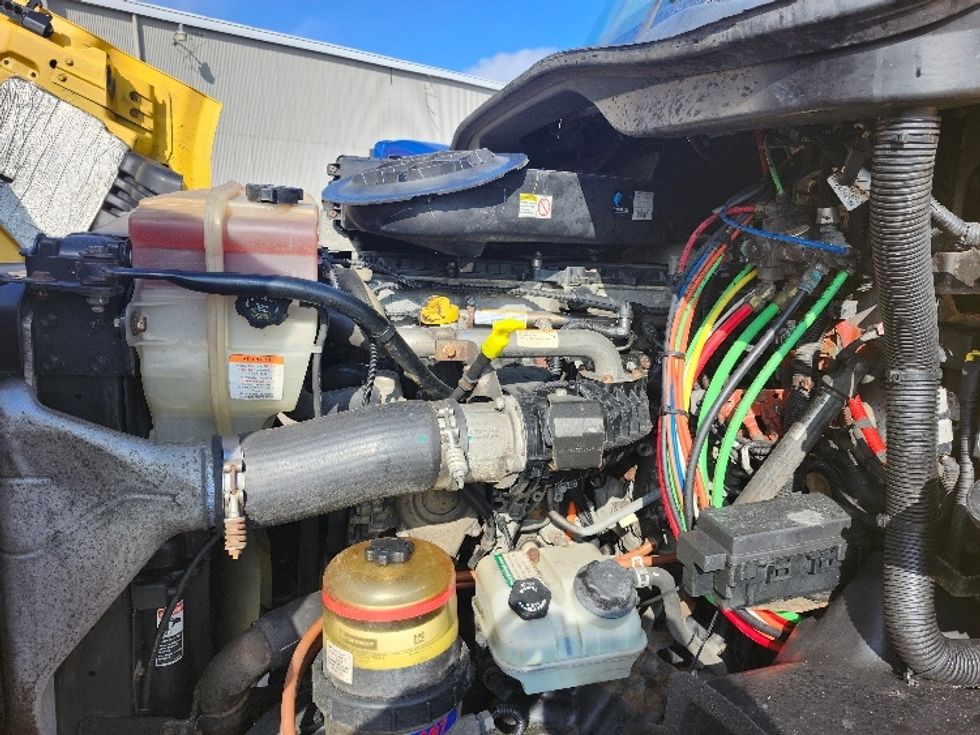 Day Cab Tractor-Heavy Duty Tractors-Freightliner-2019-Cascadia 11364ST-Wabash-IN-572,487\n\t\tmiles-$ 27,250 - Image 16